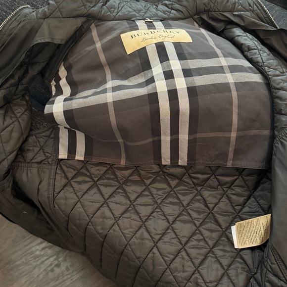 Authentic BURBERRY Black Quilted Vest - Picture 11 of 16